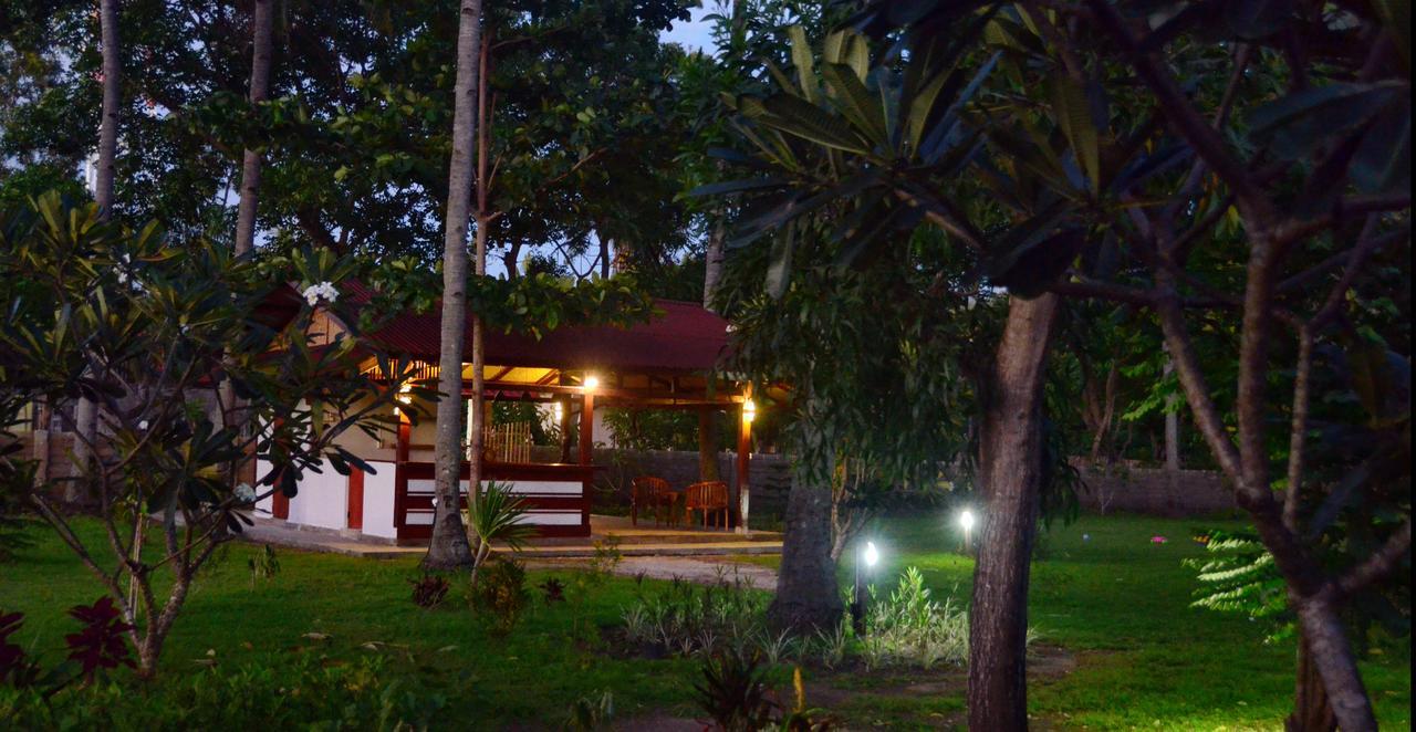Amigos Bungalows Gili Meno Exterior foto